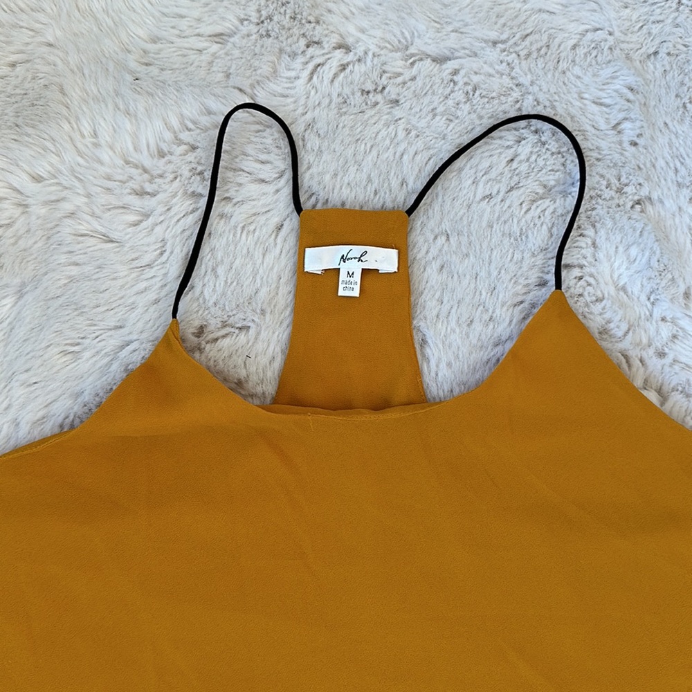 NWOT MUSTARD TOP - Picture 2 of 3